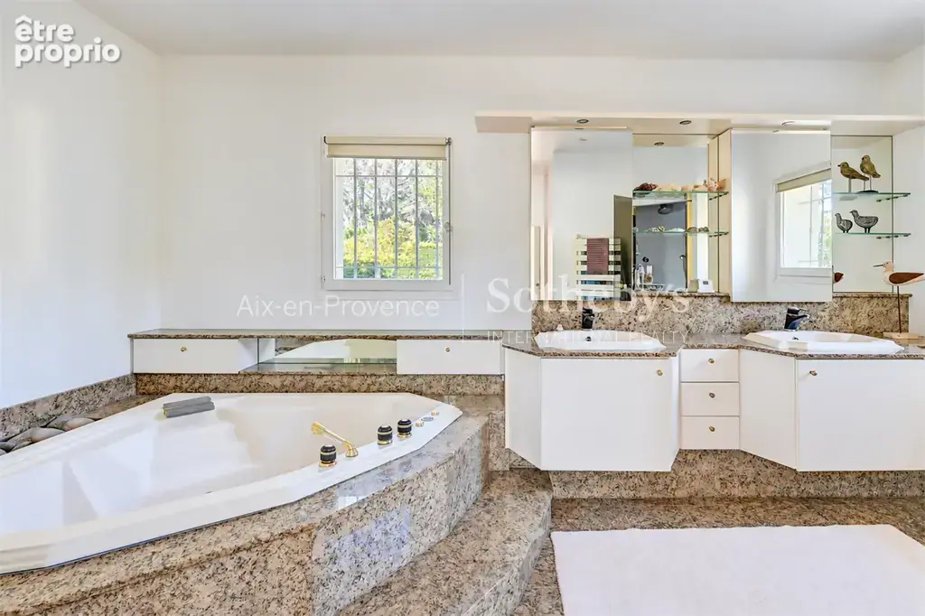 Maison d'exception - 280 m² à vendre à proximité d'Aix-en-Provence - photo 6