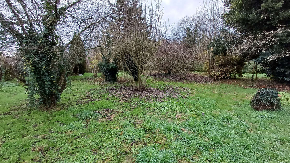 Maison à LES ORMES-SUR-VOULZIE