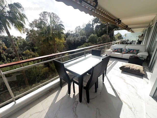 Appartement à VALLAURIS