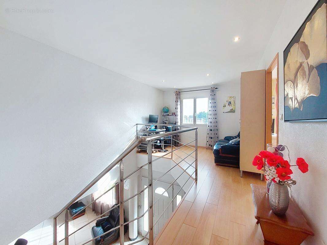 Maison à SAINT-BONNET-DE-MURE