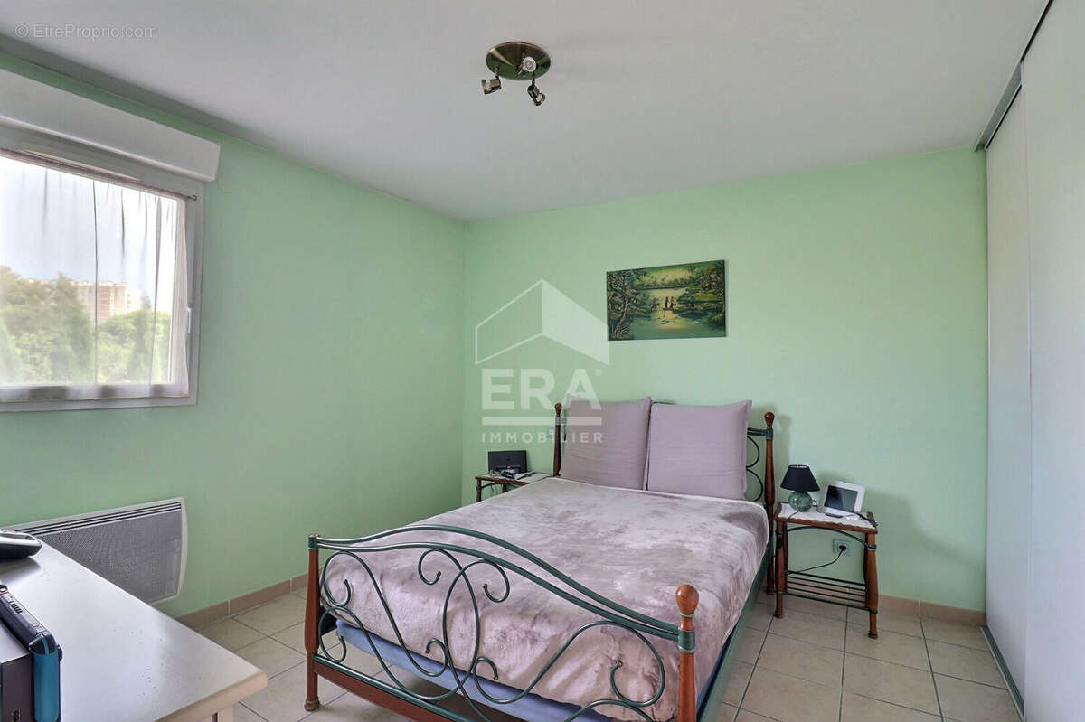Appartement à MARSEILLE-4E