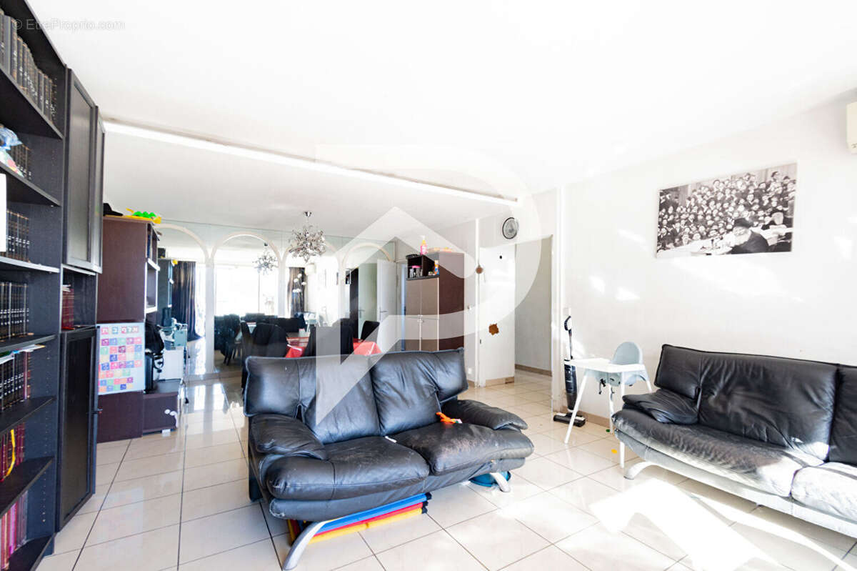 Appartement à MARSEILLE-8E