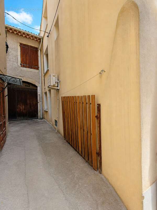 Maison à VILLENEUVE-LES-BEZIERS