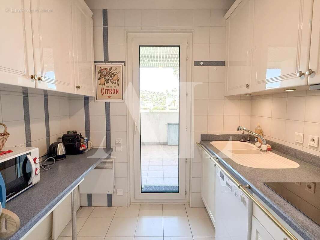 Appartement à VALLAURIS