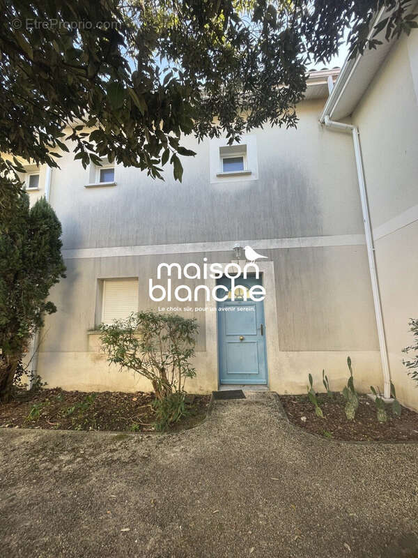 Maison 60 m² à Saint-Seurin-Sur-L'isle  - photo 2