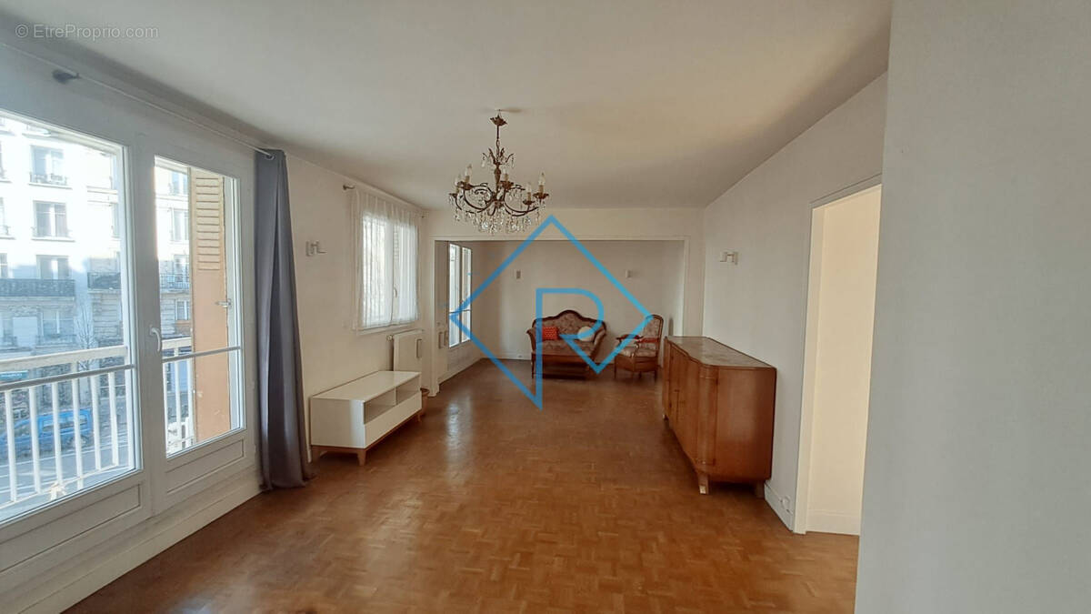 Appartement à PARIS-20E