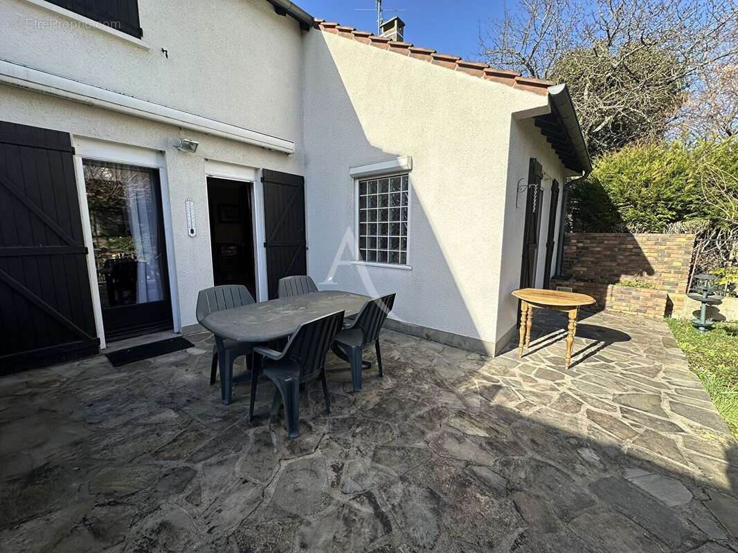 Maison à MORANGIS