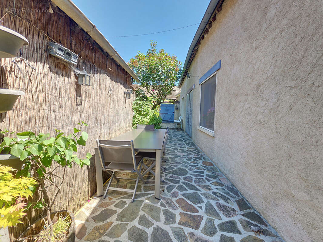Maison à JOUY