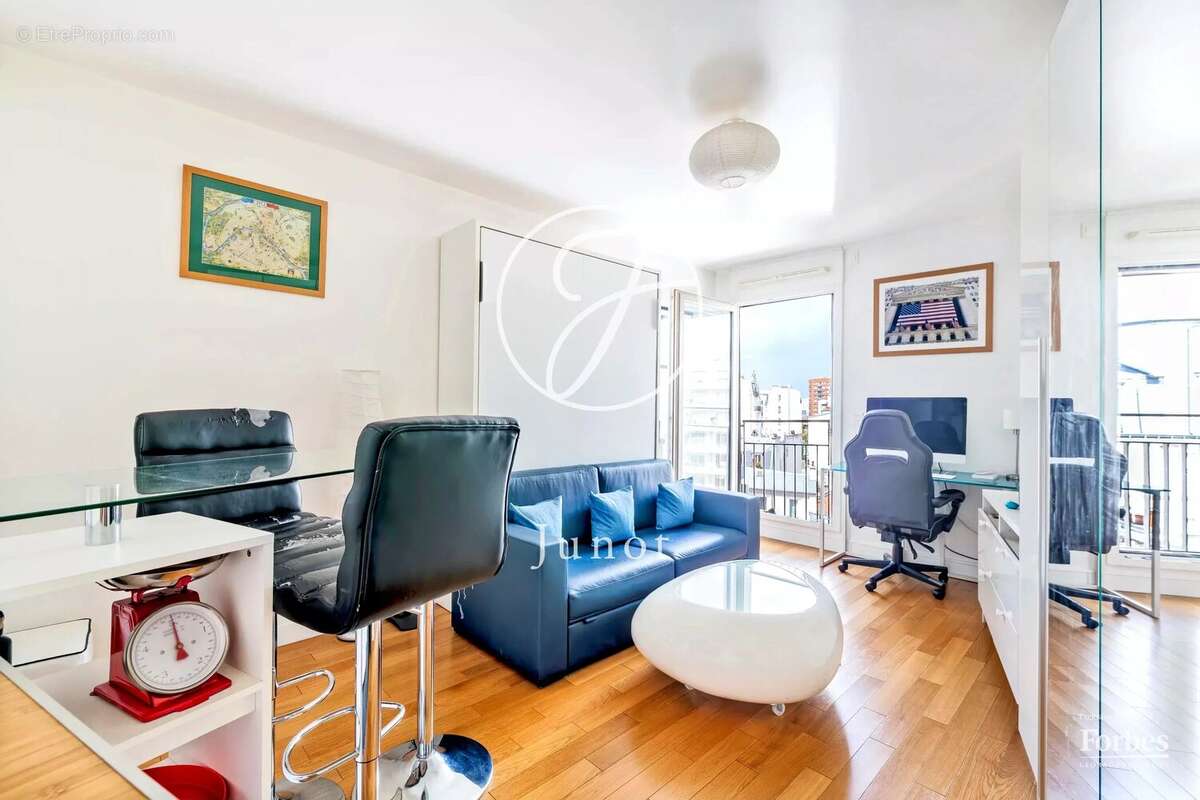 Appartement à PARIS-18E