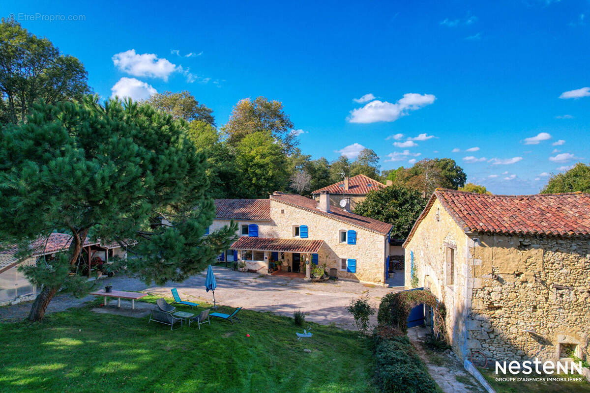 Maison à VALENCE-SUR-BAISE
