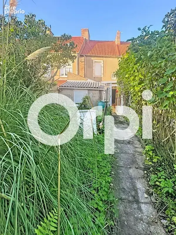 Maison mitoyenne avec travaux - photo 2