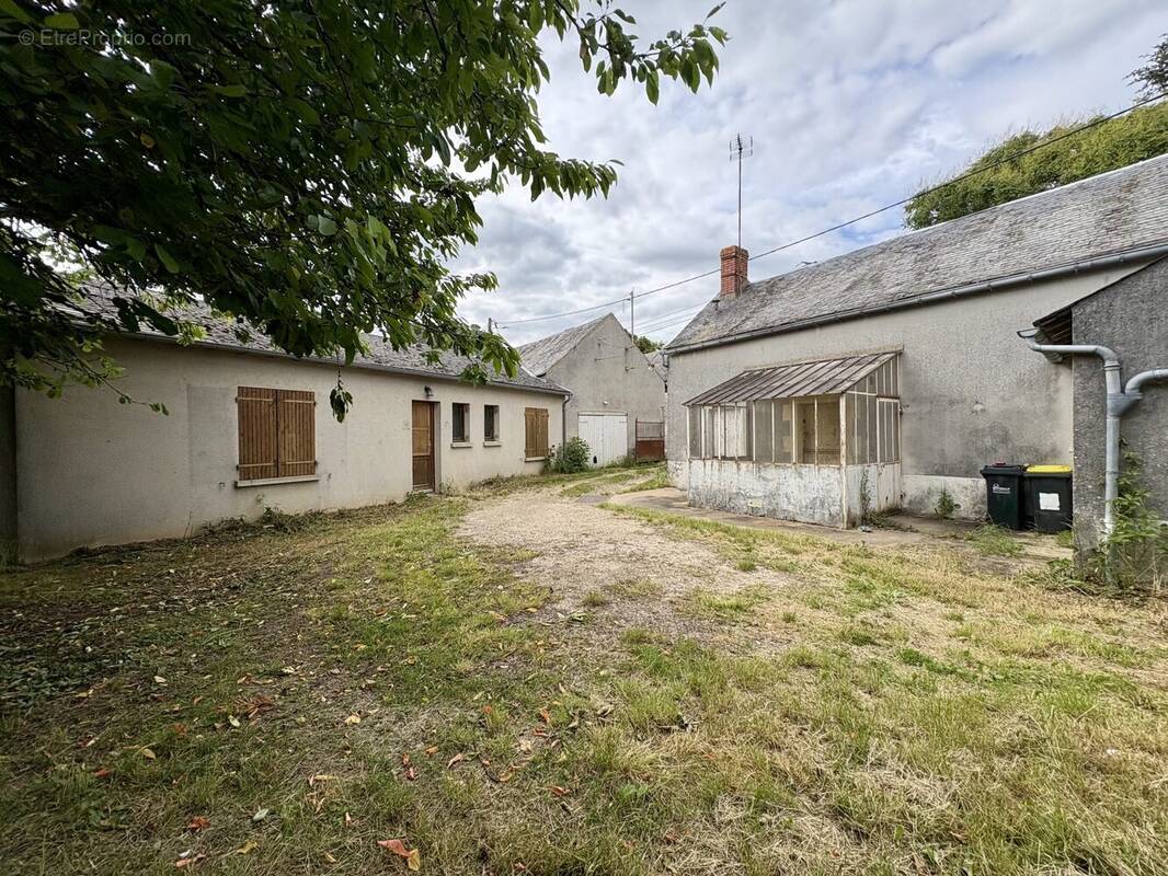 Maison à BAZOCHES-LES-GALLERANDES