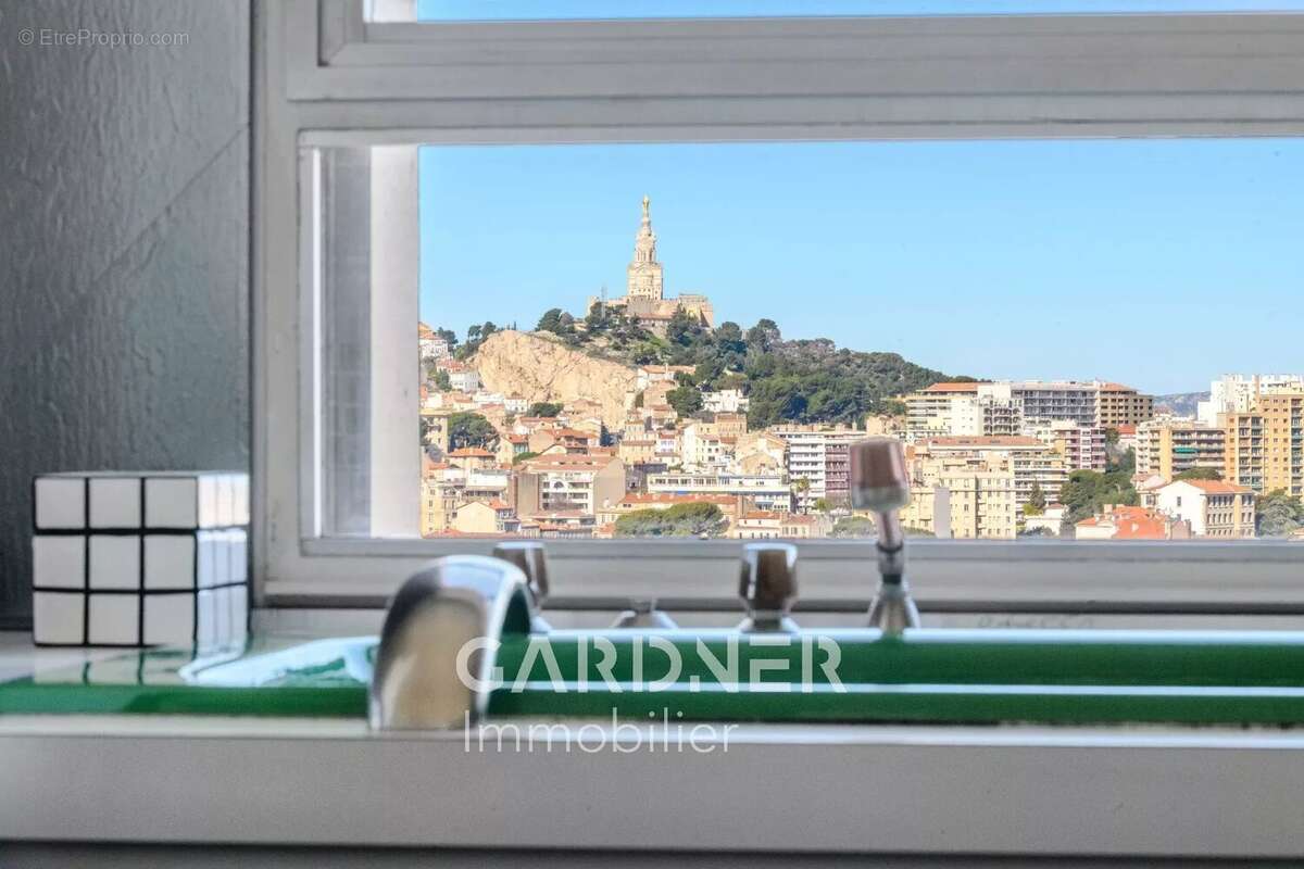 Appartement à MARSEILLE-8E