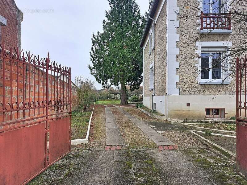 Maison à ANIZY-LE-CHATEAU
