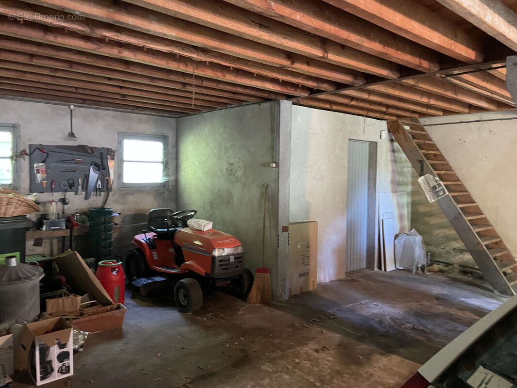 Maison à MOULIETS-ET-VILLEMARTIN