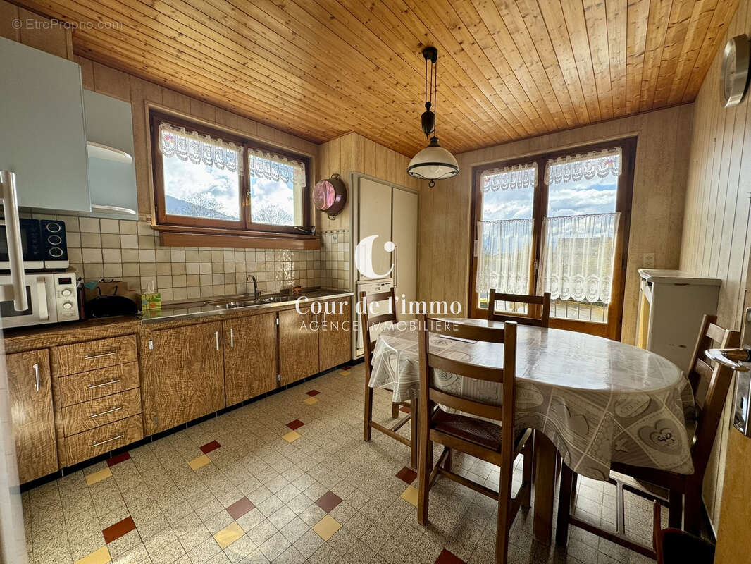 Maison à CRANVES-SALES