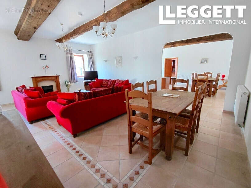 Magnifique manoir du 17ᵉ, 8 chambres, belles dépendances, implanté dans un superbe parc avec étang - photo 9