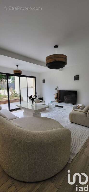 Photo 2 - Maison à VELIZY-VILLACOUBLAY