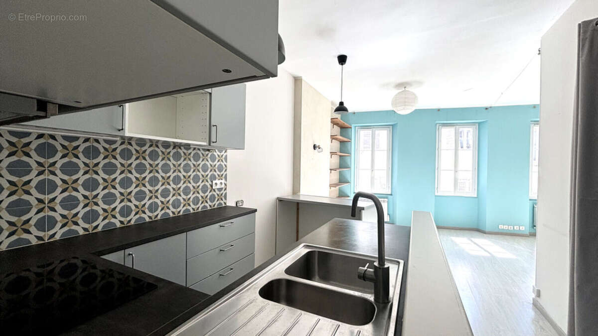 Appartement à MARSEILLE-5E