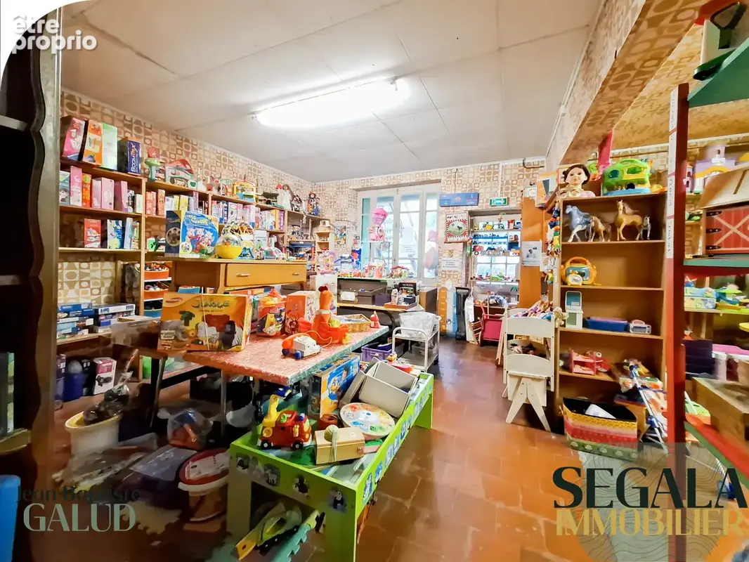 Immeuble dans le centre ville de Carmaux - 650 m2 au sol - photo 5