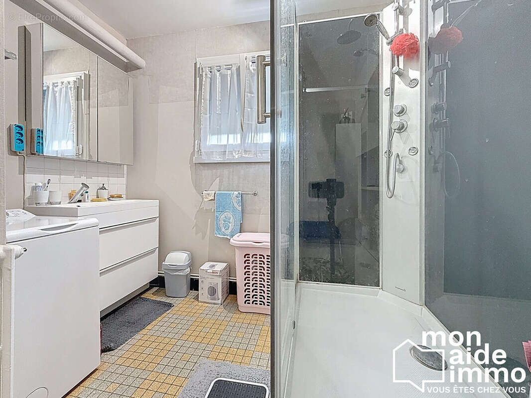 Appartement à THIVIERS