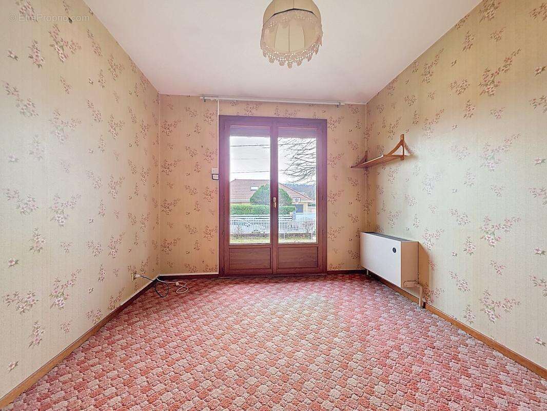 Maison à SAINT-PIERRE-DE-CHANDIEU