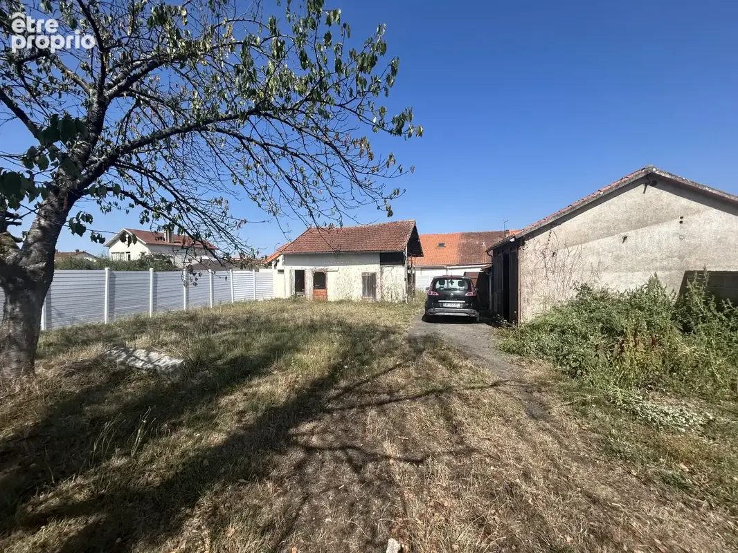 Photo Maison à Roumazieres-Loubert au prix de 49 500€