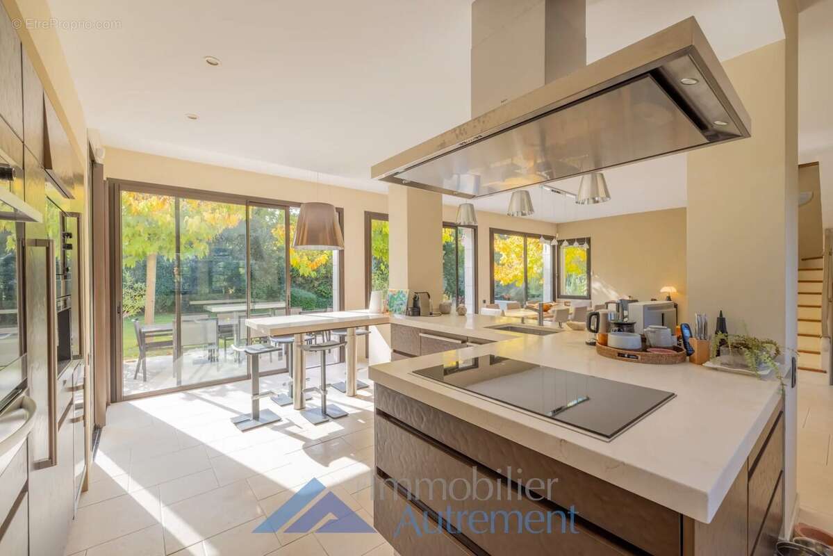 Maison à LE THOLONET