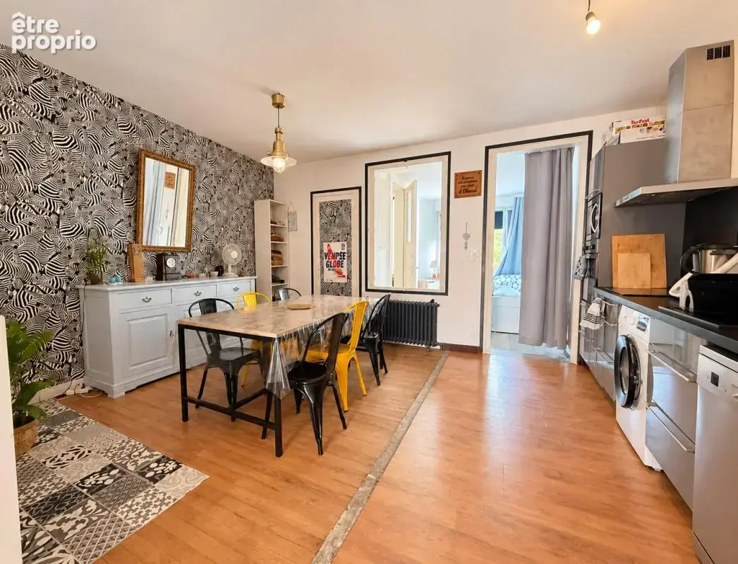 Les sables-d'olonne   saint-michel   t3 de 64 m2 avec balcon - photo 2