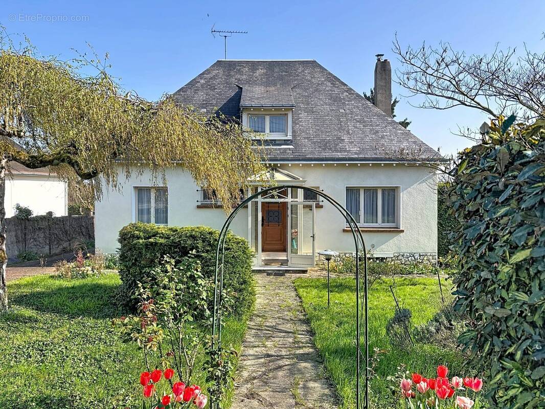 Maison à LA CHAUSSEE-SAINT-VICTOR