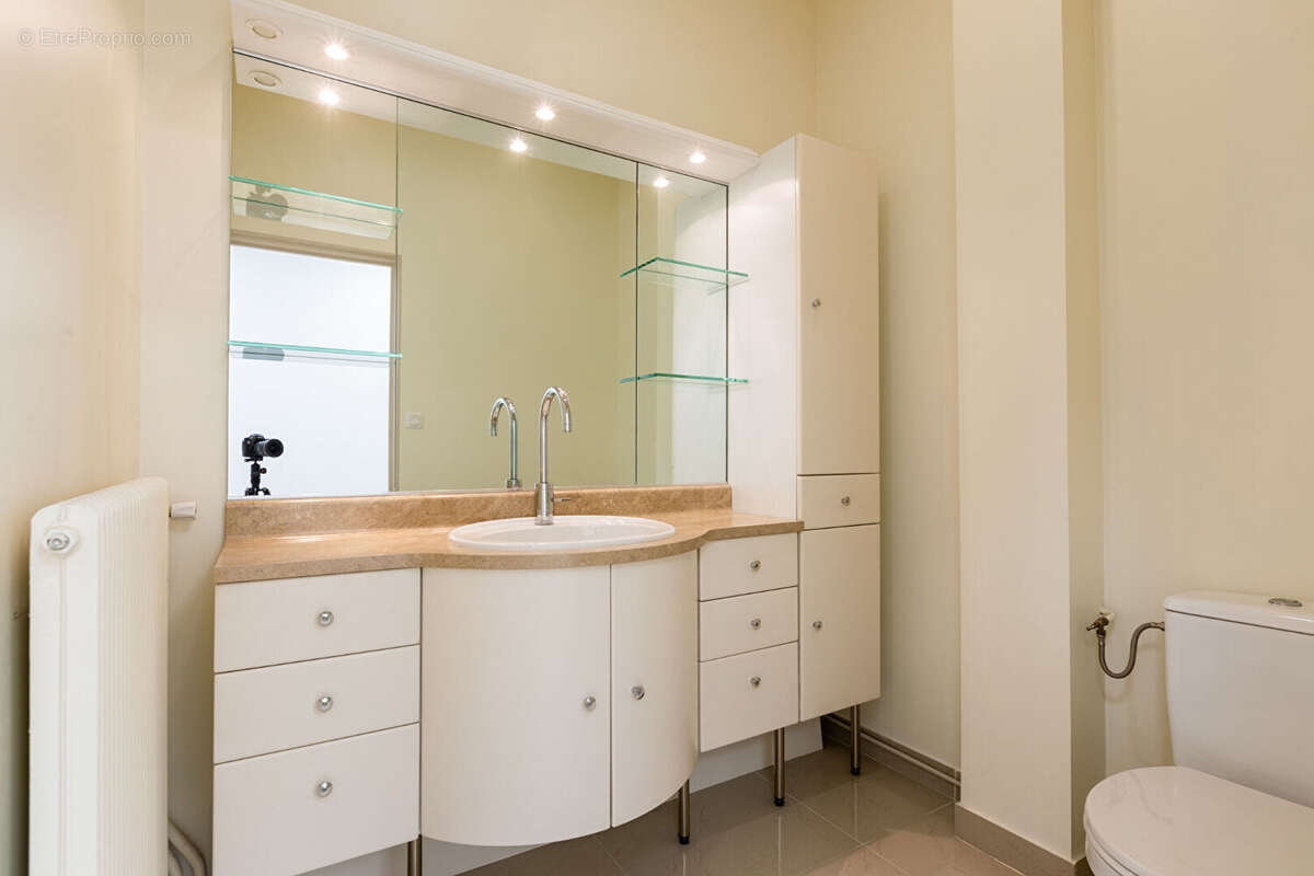 Commerce à PARIS-15E