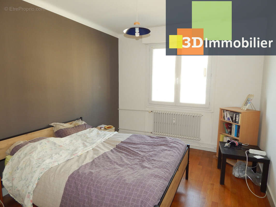 CHAMBRE 12.60 M² - Appartement à LONS-LE-SAUNIER
