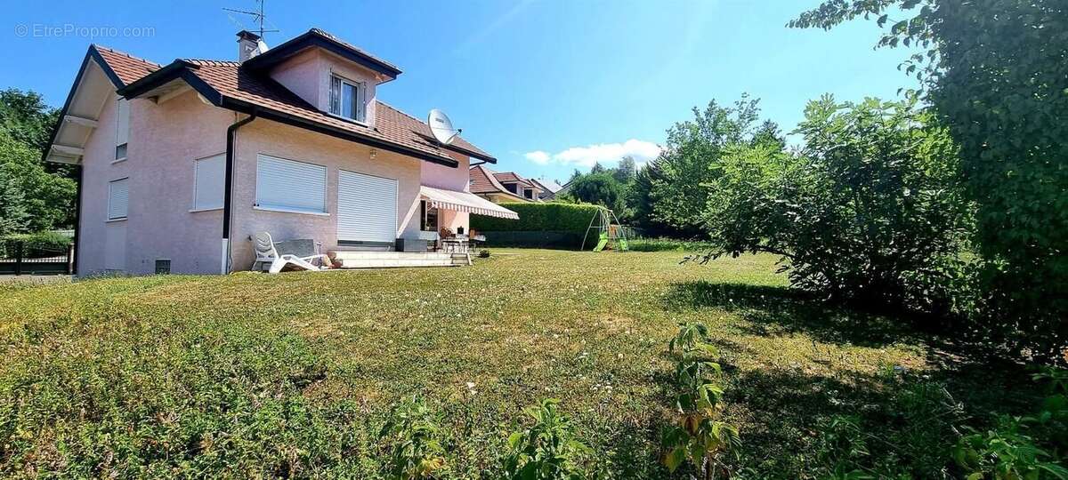 Maison à VETRAZ-MONTHOUX