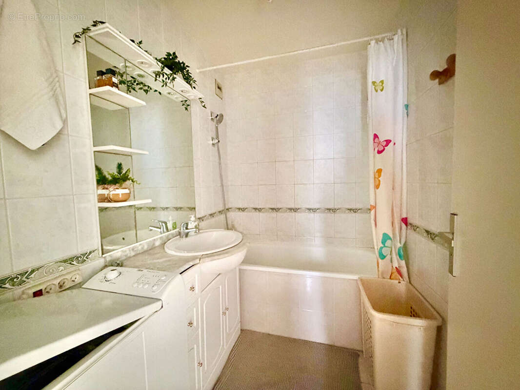 Appartement à SARTROUVILLE