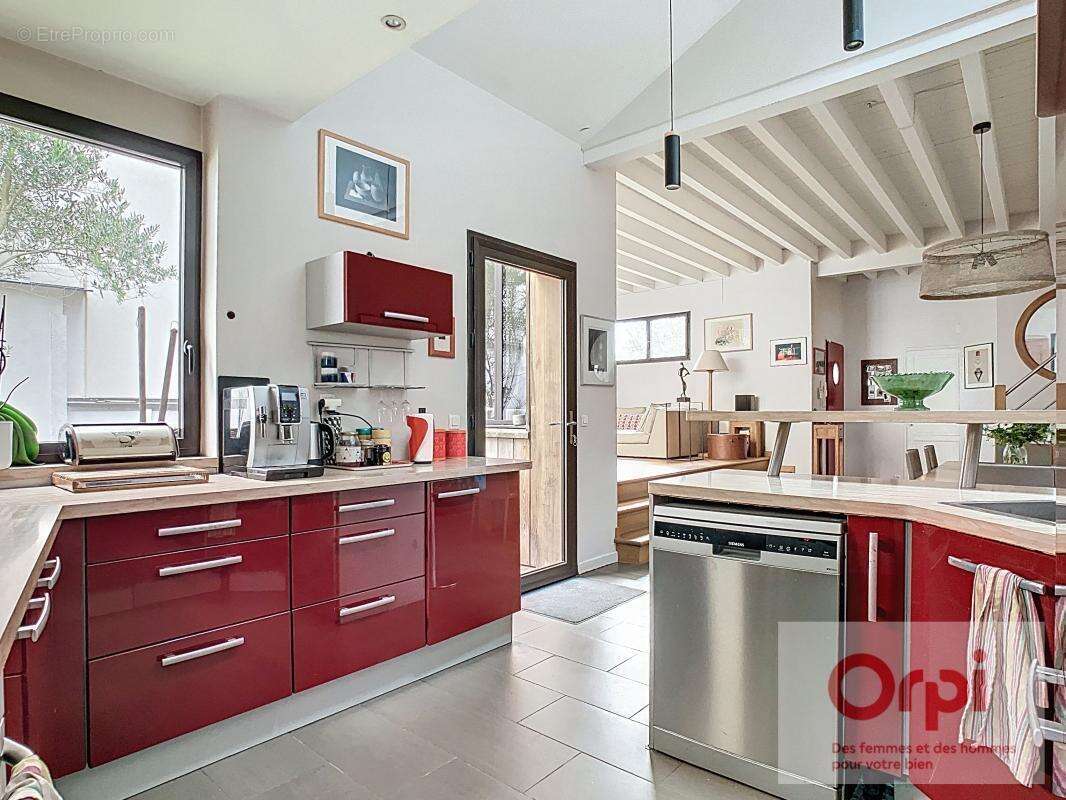 Maison à ISSY-LES-MOULINEAUX