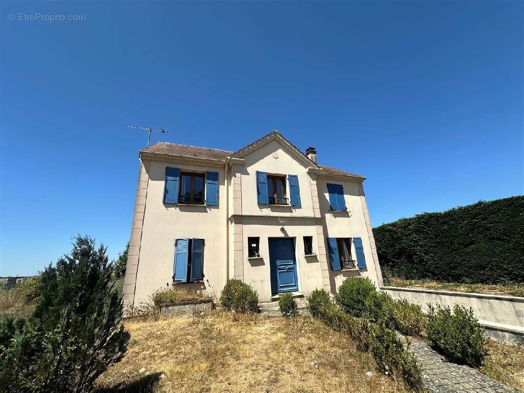 Maison 155 m² à Chateauneuf-En-Thymerais  - photo 2