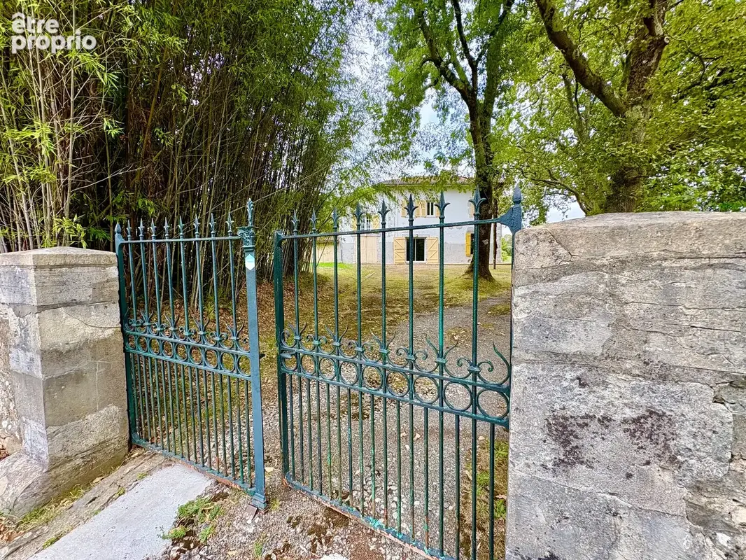 Superbe bâtisse du 17e sur 5,6 hect, piscine, dépendances, parc, bois et terres - photo 21