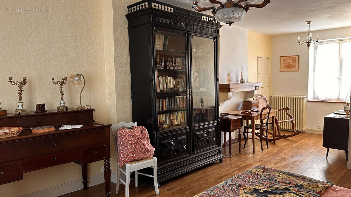 Maison à ARGENTON-SUR-CREUSE