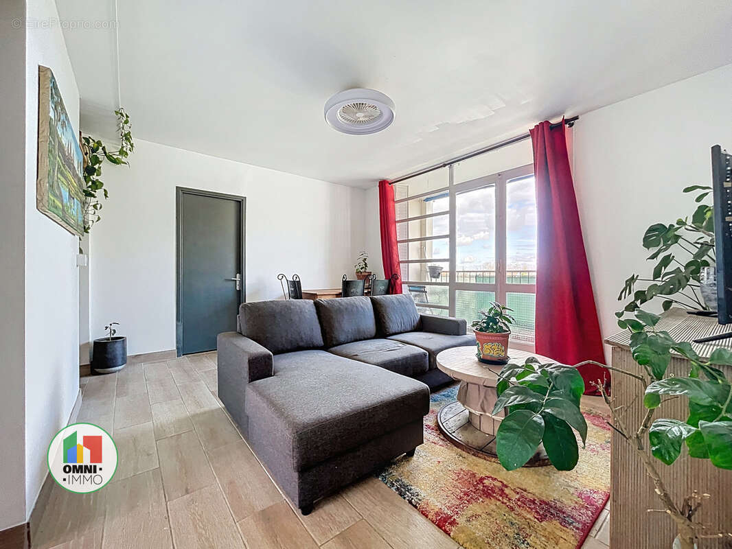 Appartement à PIERRE-BENITE