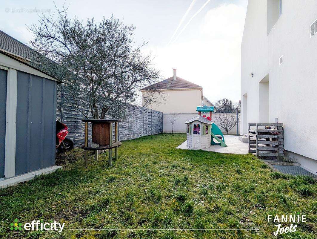 Maison à SAINT-GRATIEN