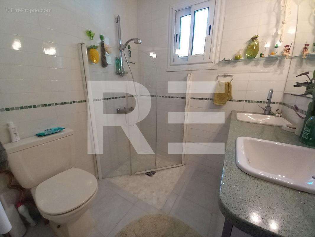NÎMES COURBESSAC – Charmante maison de plain-pied avec piscine et jardin - photo 8