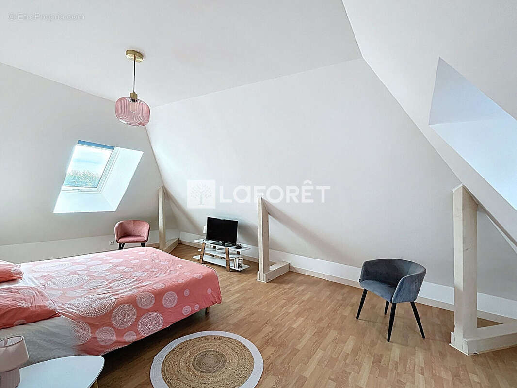 Maison à SAINT-JEAN-LA-POTERIE