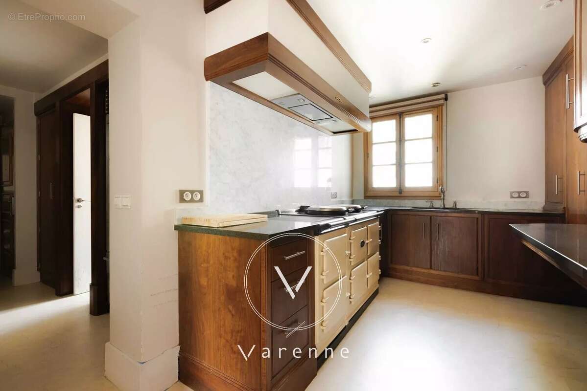 Appartement à PARIS-3E