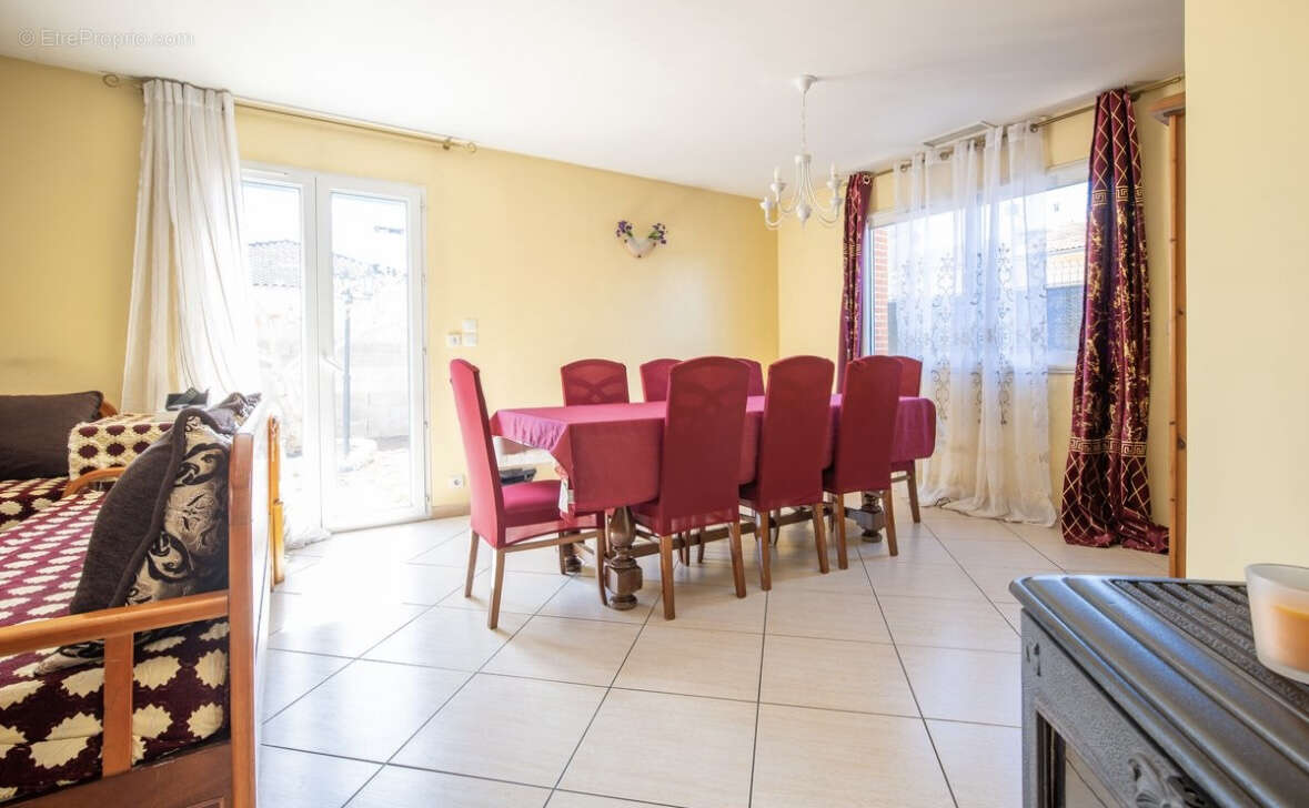Maison à FROUZINS