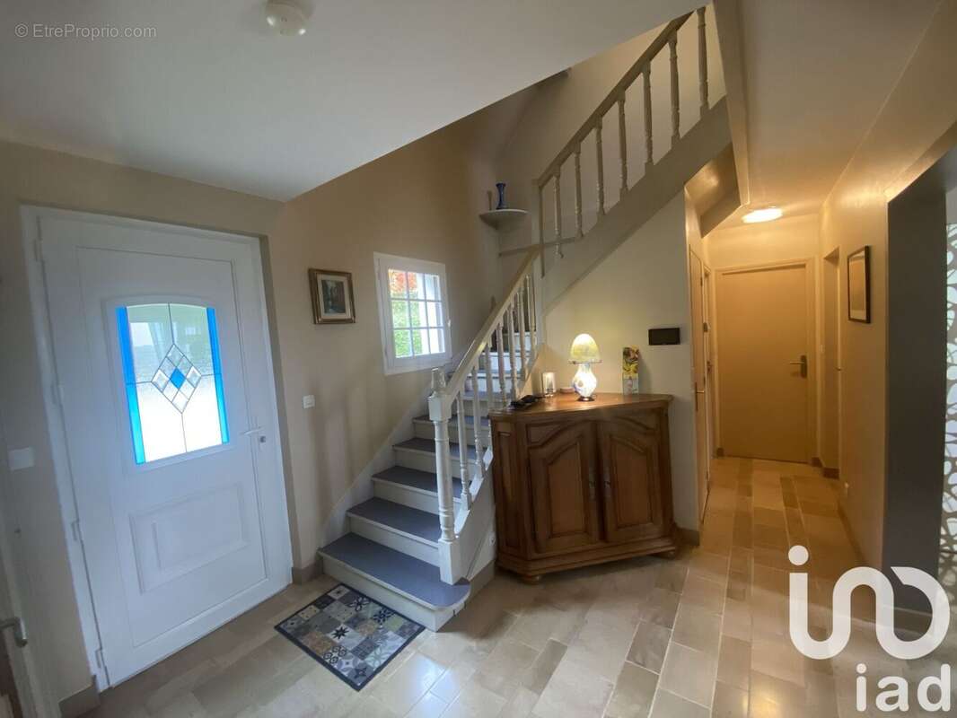 Maison 114 m² à Saint-Phal  - photo 6