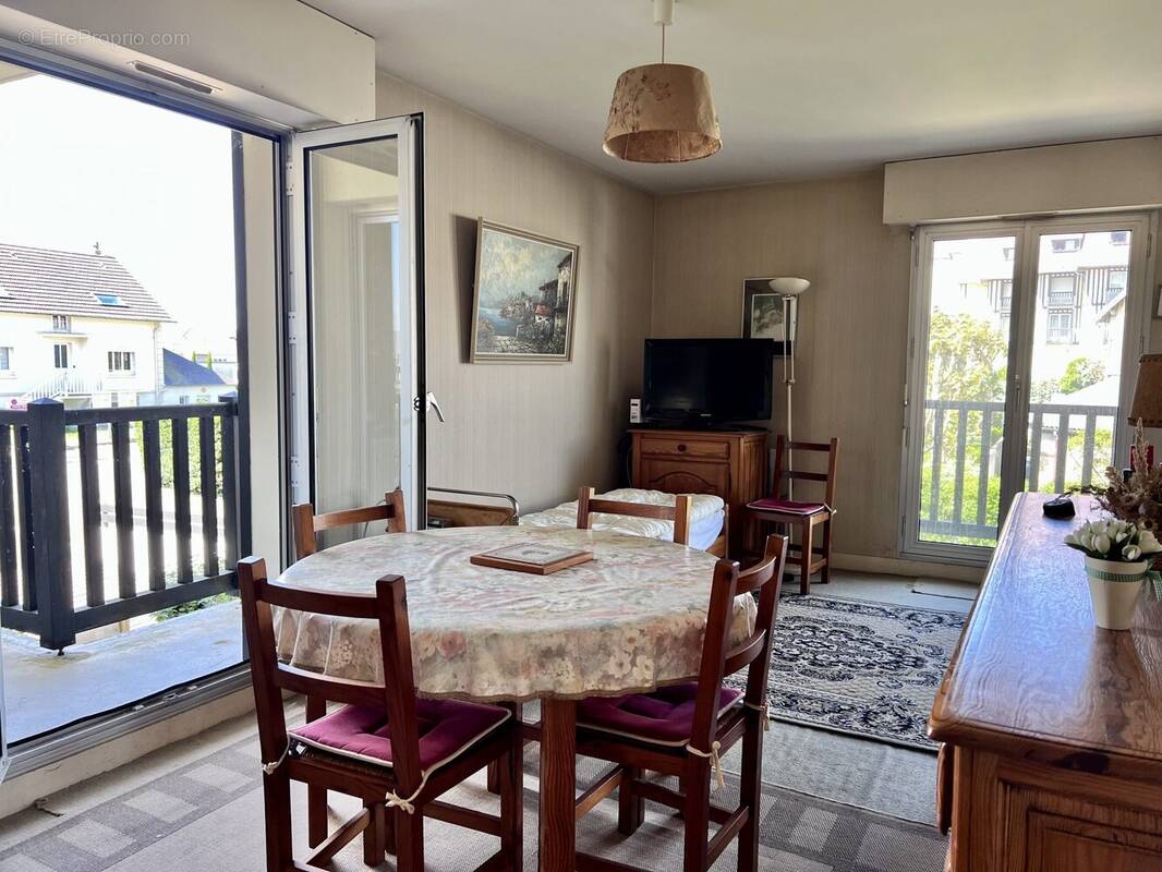 Appartement à BLONVILLE-SUR-MER