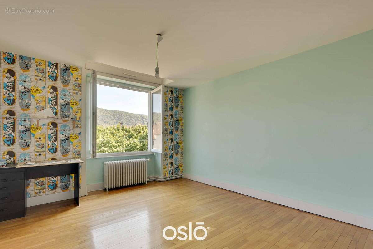 Maison 167 m² à Roche-Lez-Beaupre  - photo 8
