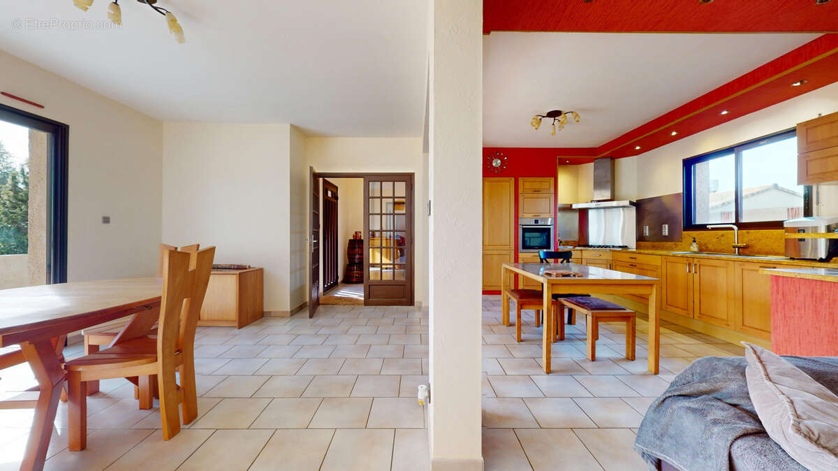 Maison à LA TOUR-DU-CRIEU