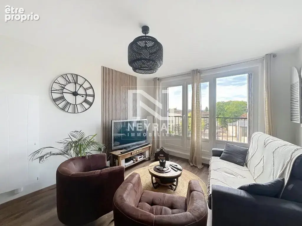 Autun - appartement type 2 avec ascenceur ! - photo 1