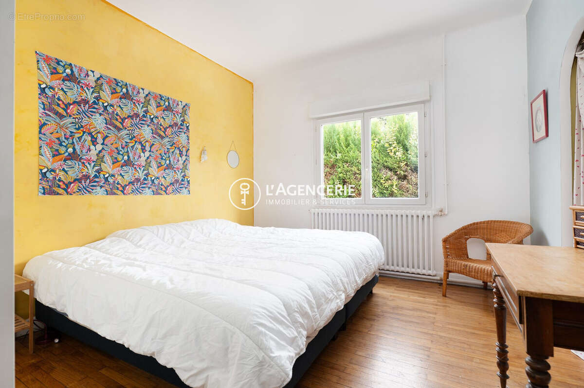 Maison à SAINT-JUERY